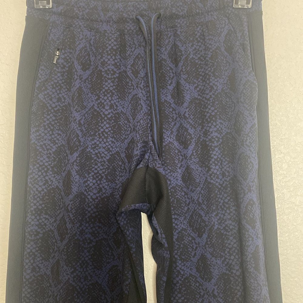 ATHLETA Women’s Black/Navy Brooklyn Jogger Pants Size 2 - Picture 2 of 7
